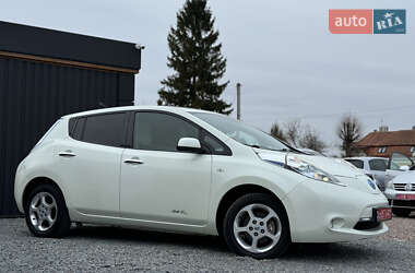 Хэтчбек Nissan Leaf 2012 в 