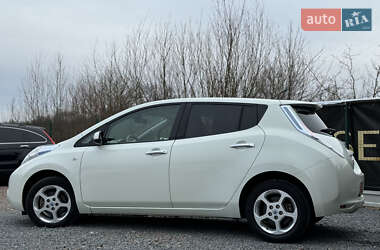 Хэтчбек Nissan Leaf 2012 в 