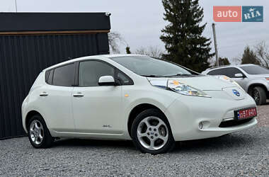 Хэтчбек Nissan Leaf 2012 в 