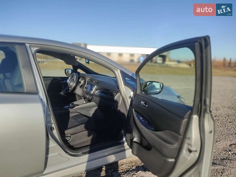 Хэтчбек Nissan Leaf 2019 в Ковеле