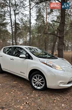 Хетчбек Nissan Leaf 2014 в Дніпрі