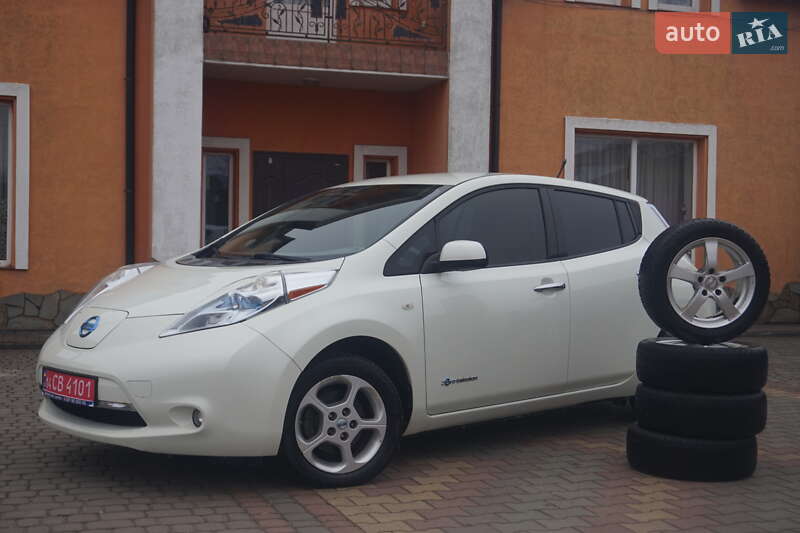 Хетчбек Nissan Leaf 2012 в Самборі