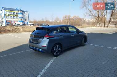 Хэтчбек Nissan Leaf 2020 в 