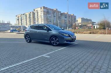 Хэтчбек Nissan Leaf 2020 в 