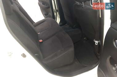 Хэтчбек Nissan Leaf 2016 в 