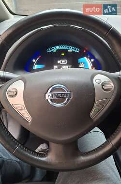 Хэтчбек Nissan Leaf 2014 в 