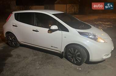 Хетчбек Nissan Leaf 2014 в 