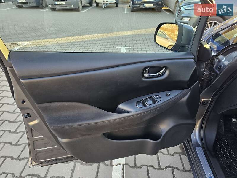 Хетчбек Nissan Leaf 2016 в Луцьку