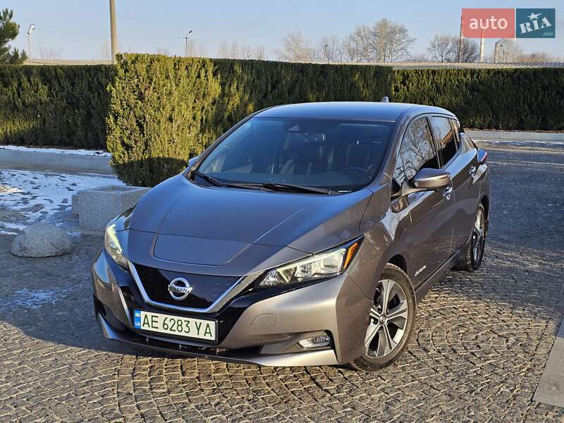 Хэтчбек Nissan Leaf 2019 в Днепре