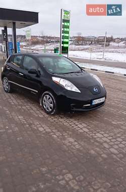 Хетчбек Nissan Leaf 2015 в 
