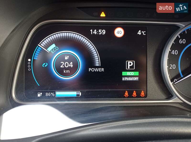 Хетчбек Nissan Leaf 2018 в Дніпрі