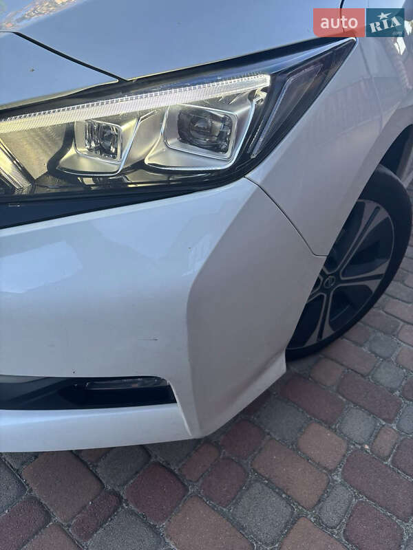 Хетчбек Nissan Leaf 2021 в Глевасі