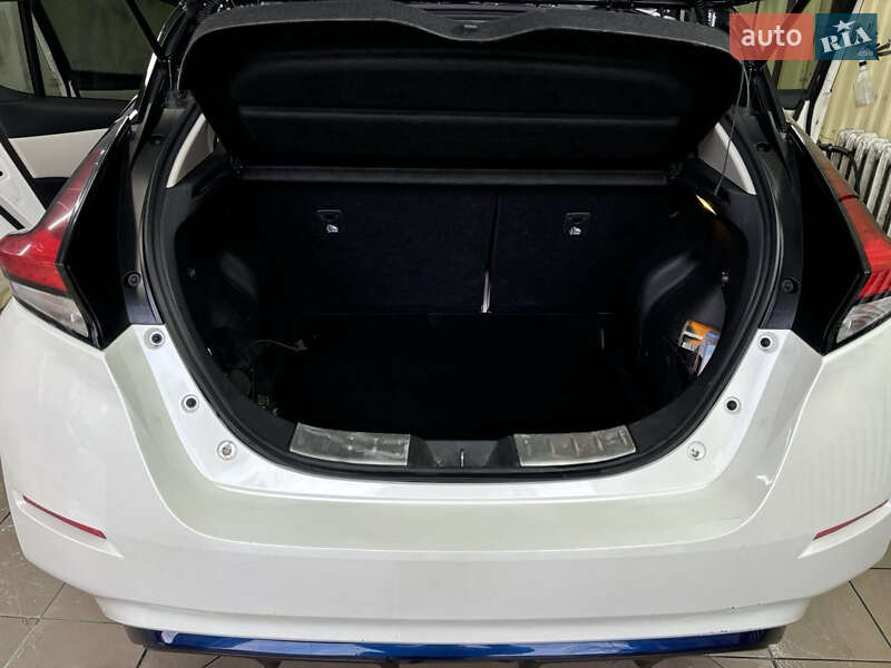 Хетчбек Nissan Leaf 2021 в Глевасі
