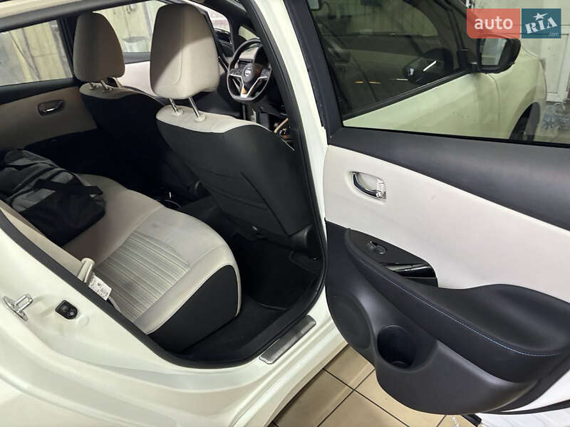 Хетчбек Nissan Leaf 2021 в Глевасі