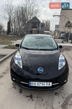 Хэтчбек Nissan Leaf 2012 в 