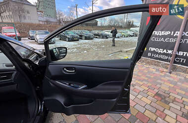 Хэтчбек Nissan Leaf 2020 в 