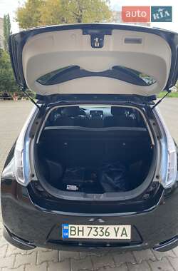 Хетчбек Nissan Leaf 2015 в 
