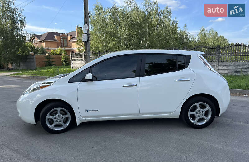 Хэтчбек Nissan Leaf 2014 в Днепре