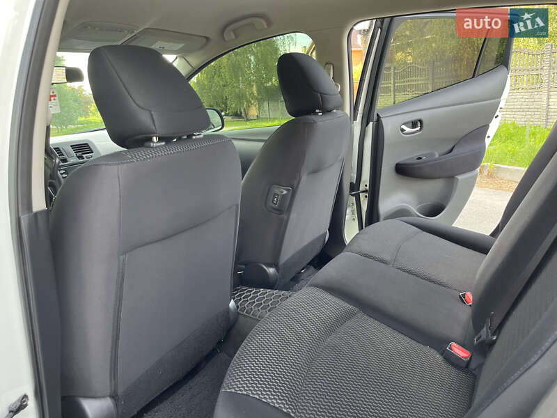 Хэтчбек Nissan Leaf 2014 в Днепре
