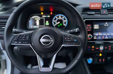 Хэтчбек Nissan Leaf 2023 в 