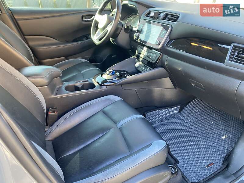 Хэтчбек Nissan Leaf 2022 в Черновцах