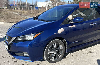 Хэтчбек Nissan Leaf 2019 в 