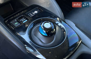 Хэтчбек Nissan Leaf 2019 в 