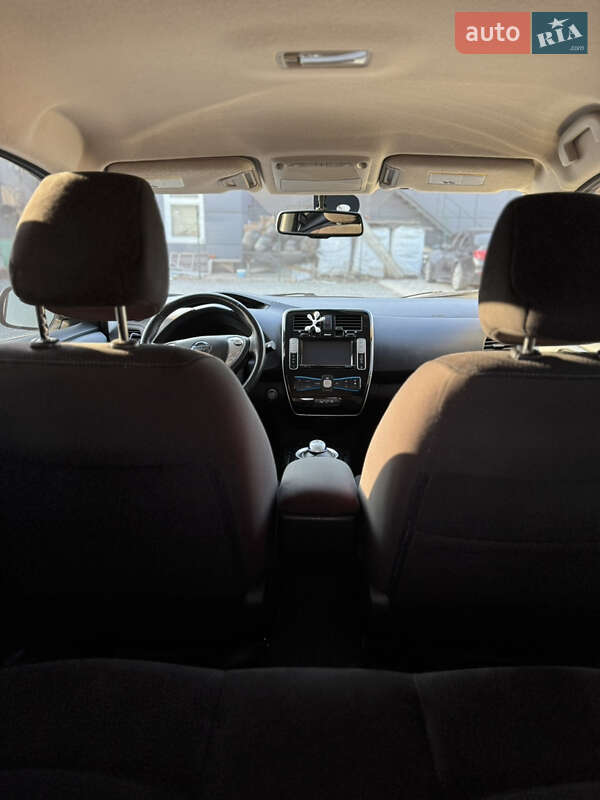 Хэтчбек Nissan Leaf 2015 в Шепетовке