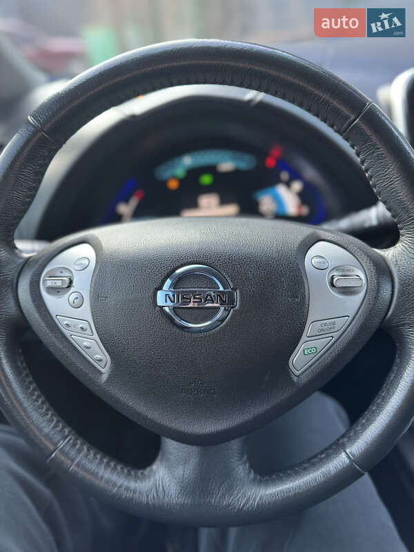 Хэтчбек Nissan Leaf 2015 в Шепетовке