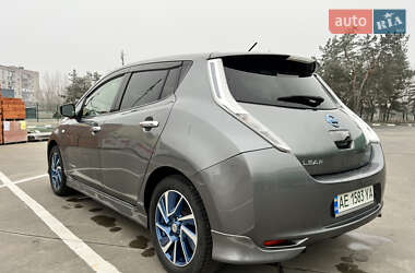 Хетчбек Nissan Leaf 2016 в 