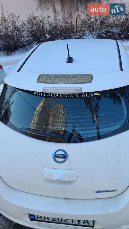 Хетчбек Nissan Leaf 2015 в Києві фото 4 Хетчбек Nissan Leaf 2015 в Києві