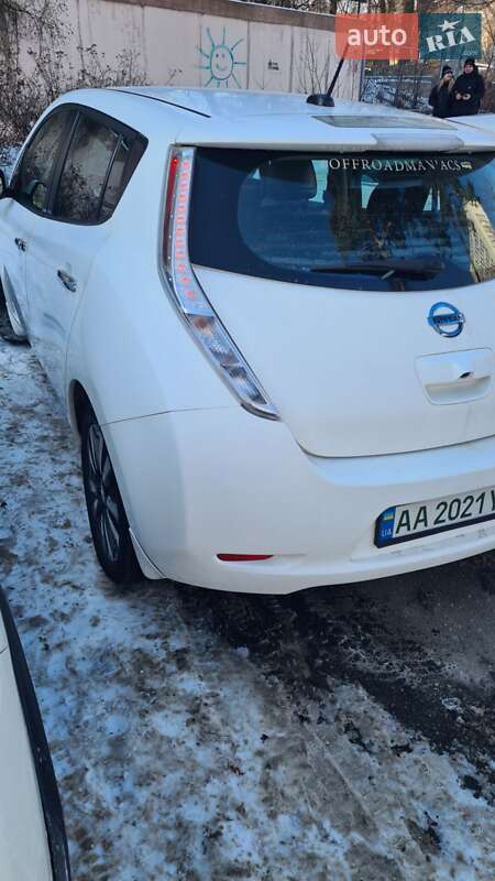 Хетчбек Nissan Leaf 2015 в Києві фото 12 Хетчбек Nissan Leaf 2015 в Києві
