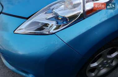 Хэтчбек Nissan Leaf 2012 в 