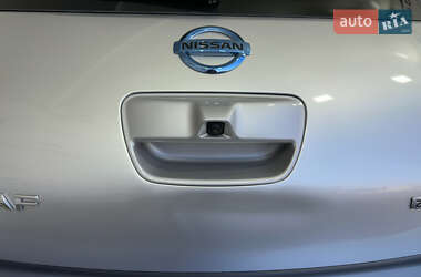 Хэтчбек Nissan Leaf 2015 в 
