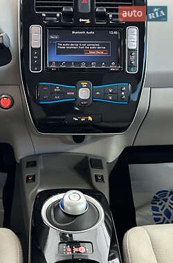 Хэтчбек Nissan Leaf 2015 в 