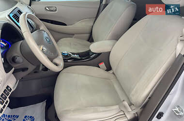 Хэтчбек Nissan Leaf 2015 в 