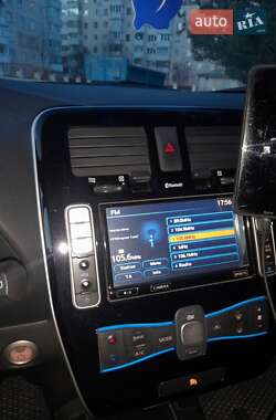 Хэтчбек Nissan Leaf 2014 в 