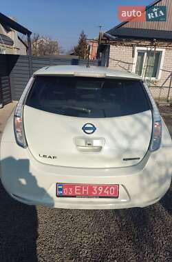 Хетчбек Nissan Leaf 2012 в 