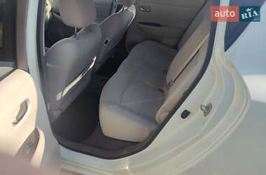 Хетчбек Nissan Leaf 2012 в 