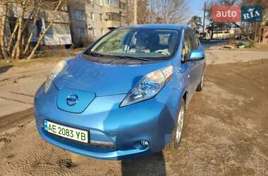 Хетчбек Nissan Leaf 2011 в Дніпрі