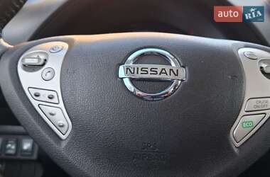 Хэтчбек Nissan Leaf 2015 в 