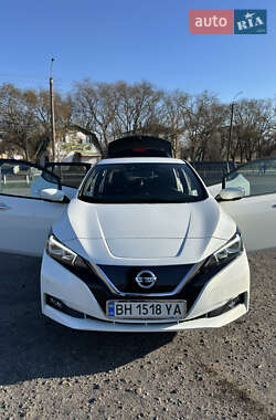 Хетчбек Nissan Leaf 2021 в Одесі