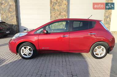 Хэтчбек Nissan Leaf 2014 в 