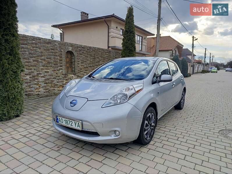 Хэтчбек Nissan Leaf 2014 в Ужгороде