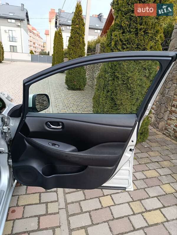 Хэтчбек Nissan Leaf 2014 в Ужгороде