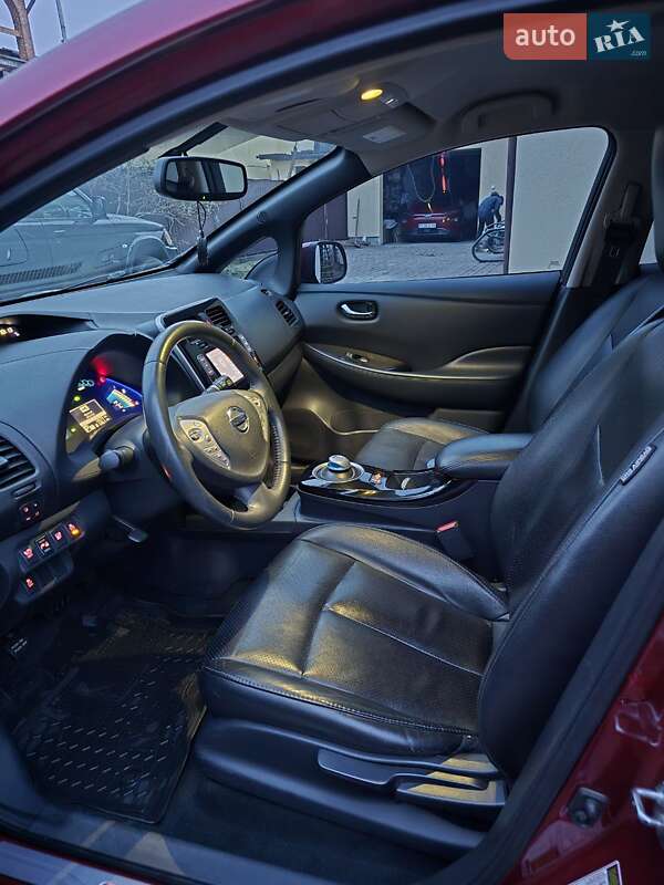 Хэтчбек Nissan Leaf 2013 в Львове