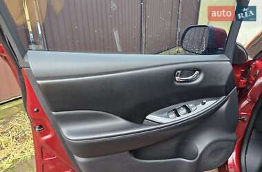 Хэтчбек Nissan Leaf 2013 в 