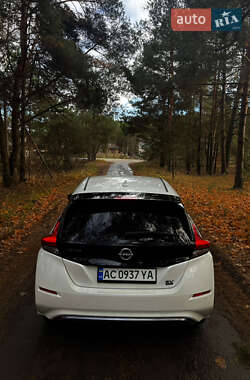 Хэтчбек Nissan Leaf 2023 в 