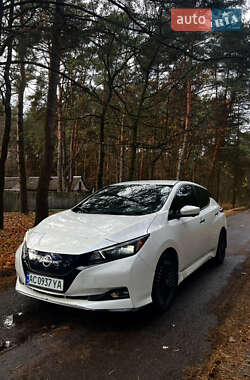 Хэтчбек Nissan Leaf 2023 в 