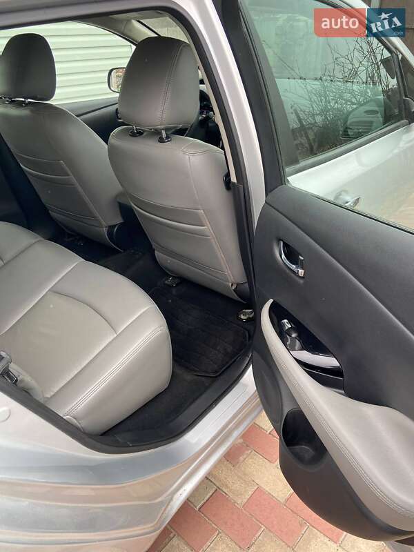 Хетчбек Nissan Leaf 2016 в Чернігові фото 10 Хетчбек Nissan Leaf 2016 в Чернігові